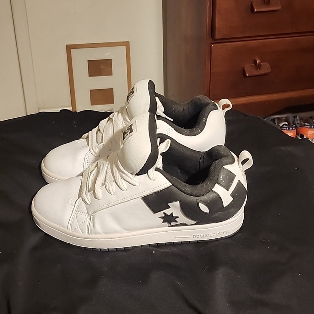 DC shoes